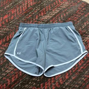 Under armour workout shorts size large.